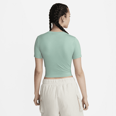Nike Sportswear Women's Cropped T-Shirt. Nike VN