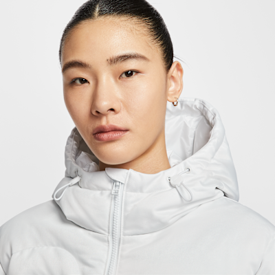 나이키 스포츠웨어 스우시 시리즈 여성 써마 핏 오버사이즈 다운 패딩 재킷