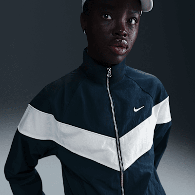 Veste à zip tissée ample UV Nike Windrunner pour femme