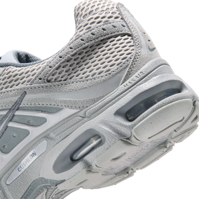 รองเท้าผู้หญิง Nike Air Max Moto 2K