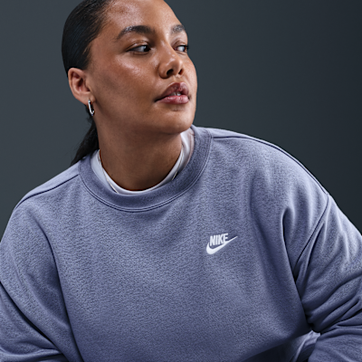 Nike Sportswear Club Fleece Women's Loose Crew-Neck Sweatshirt (Plus Size)