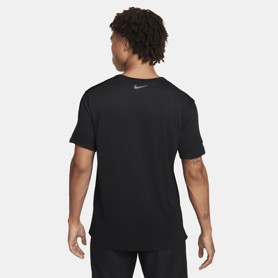 Playera de correr de manga corta Dri-FIT UV para hombre Nike Miler Flash