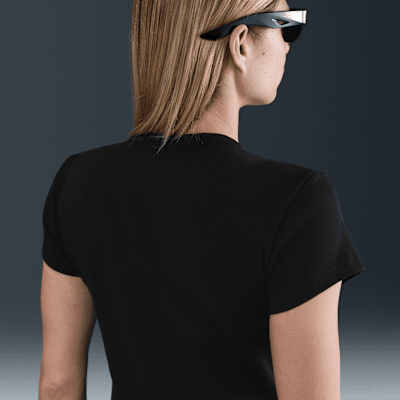 Playera de manga corta de tela de canalé ajustada para mujer Nike Sportswear