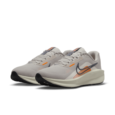 Tenis de correr en pavimento para hombre Nike Downshifter 13