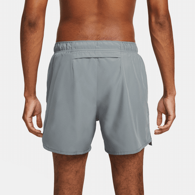 Shorts de correr Dri-FIT de 13 cm con forro de ropa interior para hombre Nike Challenger