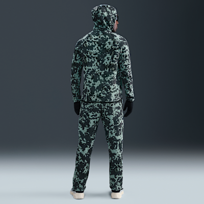 Chamarra Windrunner de tejido Fleece camuflajeada de cierre completo para hombre Nike Tech