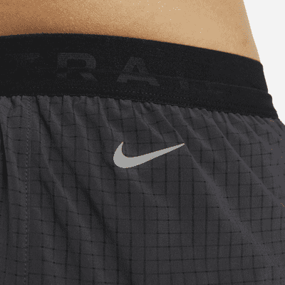 กางเกงวิ่งเทรลขาสั้น 5 นิ้วมีซับในผู้ชาย Nike Dri-FIT