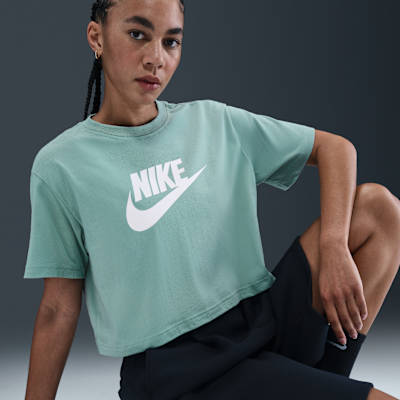 Playera cropped con logotipo para mujer Nike Sportswear Essential