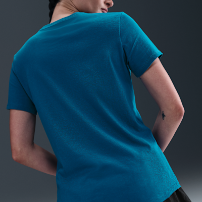 Nike Sportswear Essentials Women's Logo T-Shirt