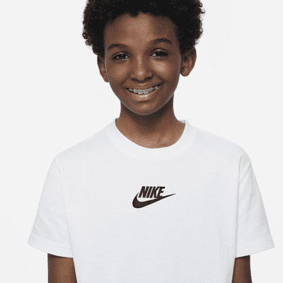 Nike Sportswear Premium Essentials Older Kids' T-Shirt. Nike ZA