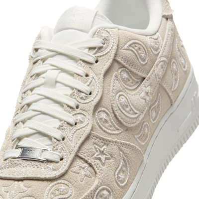 エア フォース 1 '07 LV8 メンズシューズ