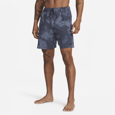 Shorts sin forro de 18 cm para hombre Nike Yoga Dri-FIT