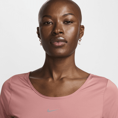 Nike One Classic Dri-FIT Kısa Kollu Bükümlü Crop Kadın Üstü