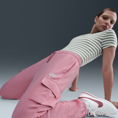 Nike Sportswear Club Fleece Pantalones de entrenamiento cargo oversized de tiro medio para mujer