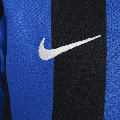 Inter Milan 2024/25 Stadium (hjemmedrakt) Nike Football Replica draktsett i tre deler til små barn