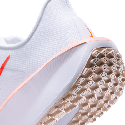 Tenis de correr en pavimento para mujer Nike Quest 6