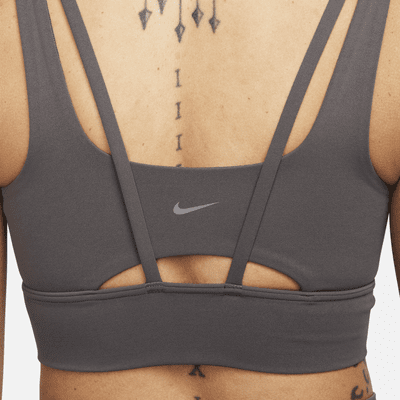 Bra deportivo de media sujeción de corte largo con almohadillas para mujer Nike Zenvy