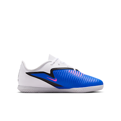 Nike Jr. Phantom 6 Low Club Fußballschuh für Hallen- und Hartplätze (ältere Kinder)