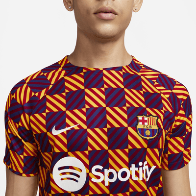 Playera de fútbol Nike Dri-FIT del Barcelona 2023 Pre-Match para hombre ...