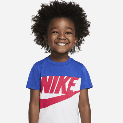 Nike Sportswear Toddler T-Shirt and Shorts Set