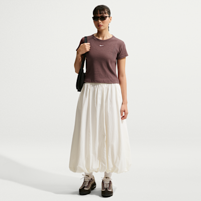 Tajt, ribbad kortärmad t-shirt Nike Sportswear för kvinnor