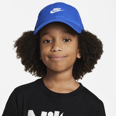 Gorra Futura con visera curva para niños talla pequeña Nike