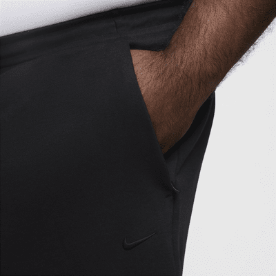 Shorts Dri-FIT de 18 cm sin forro con protección UV versátiles para hombre Nike Primary