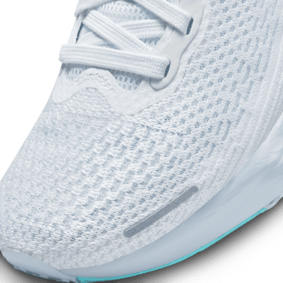 Tenis de correr en carretera para mujer Nike Invincible