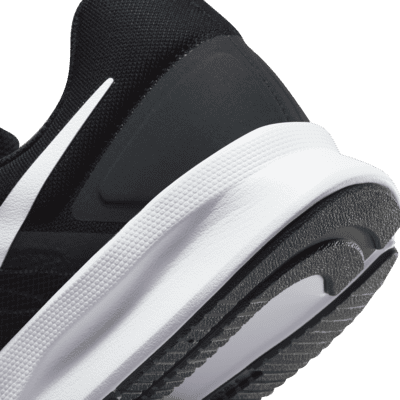 Tenis de correr en pavimento para hombre Nike Run Swift 3