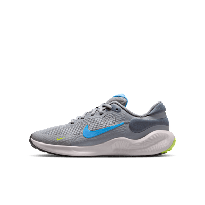 Nike Revolution 7