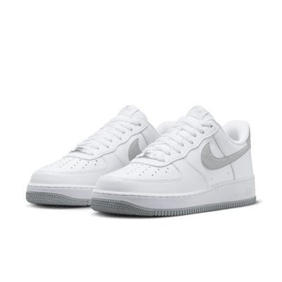 รองเท้าผู้ชาย Nike Air Force 1 '07