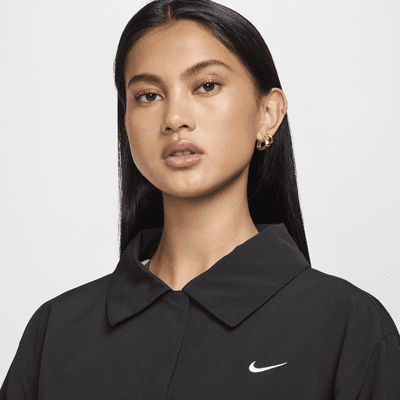 Oversized, vævet Nike Sportswear Essential UV-trænerjakke til kvinder