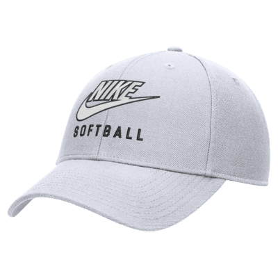 Gorra de softball Futura Swoosh Dri-FIT con estructura Nike Club