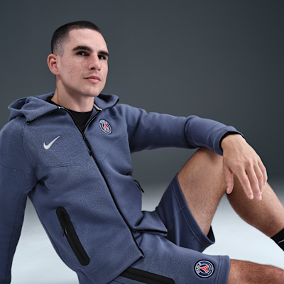 Paris Saint-Germain Tech Men's Nike Football Fleece Shorts
