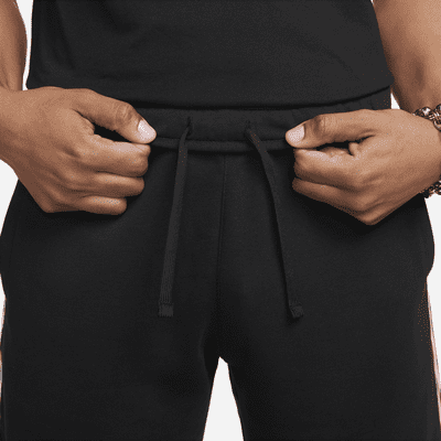 Nike Sportswear herenshorts van sweatstof met herhaald patroon