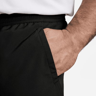 Shorts versátiles Dri-FIT de 23 cm sin forro para hombre Nike Form