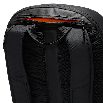 Nike Sportswear Commute 系列