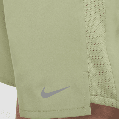 กางเกงเทรนนิ่งขาสั้นเด็กโต Nike Dri-FIT Challenger (ชาย)