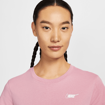 ナイキ スポーツウェア クラブ ウィメンズ ショートスリーブ クロップド　グラフィック Tシャツ
