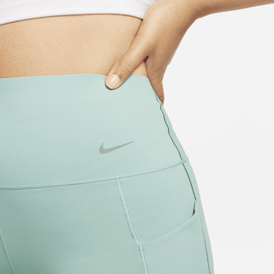 Shorts de ciclismo con bolsillos de 20 cm de tiro alto y media sujeción para mujer Nike Universa