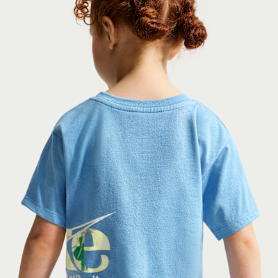 Playera de corte cuadrado infantil Nike Move With Nature