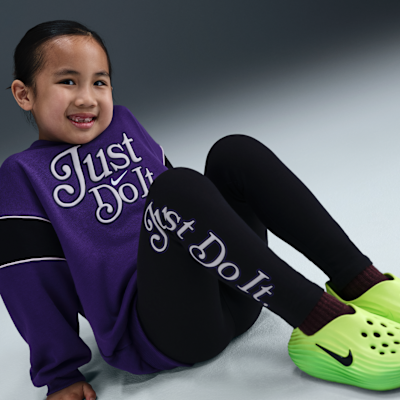 Conjunto de sudadera con gorro sin cierre y leggings para niños talla pequeña Nike Varsity Prep