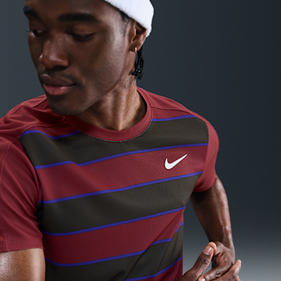 Playera de tenis para hombre Dri-FIT ADV NikeCourt Slam