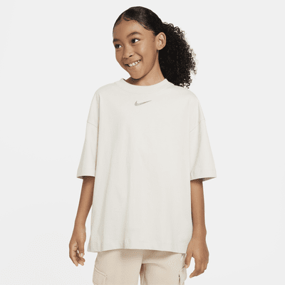 Nike Sportswear Older Kids' (Girls') Oversized T-Shirt. Nike UK