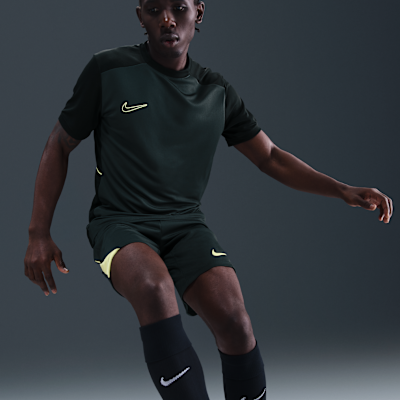Nike Strike Dri-FIT Erkek Futbol Şortu
