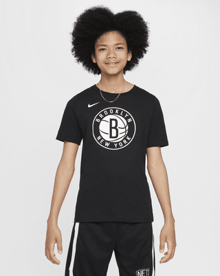 Brooklyn Nets Essential Older Kids' (Boys') Nike NBA Logo T-Shirt. Nike UK