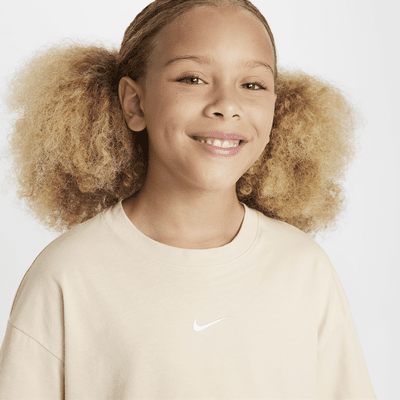 Nike Sportswear Essential Big Kids' (Girls') T-Shirt