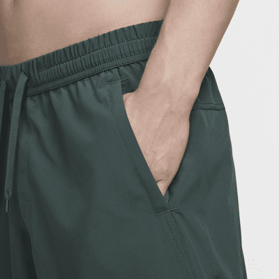 Shorts Dri-FIT de 18 cm versátiles sin forro para hombre Nike Form