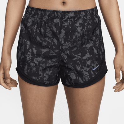 Shorts de correr Dri-FIT estampados con forro de ropa interior para mujer Nike One Tempo