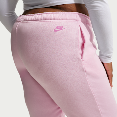 Pants de tiro medio Nike Sportswear con gráfico para mujer Club Fleece (talla grande)